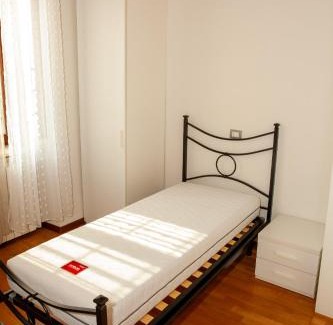 Alzano Lombardo House | La Corte Salesiana - guest house - piano terra