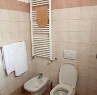 Alzano Lombardo House | La Corte Salesiana - guest house - piano terra