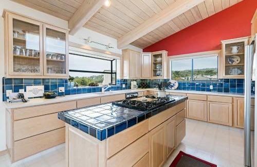 Sea Ranch House | La Costiera Ocean & Bluff Views With Hot Tub