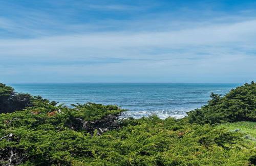 Sea Ranch House | La Costiera Ocean & Bluff Views With Hot Tub
