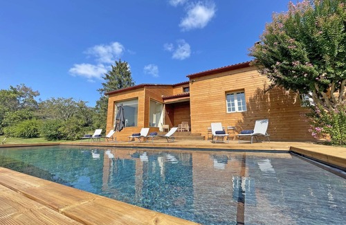 Cales House | La croix du sol de Calès