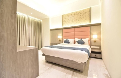 Thane West Hotel | La DHALIA By Glitz Hotels