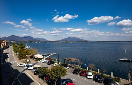 Belgirate Apartment | La Dimora del Glicine