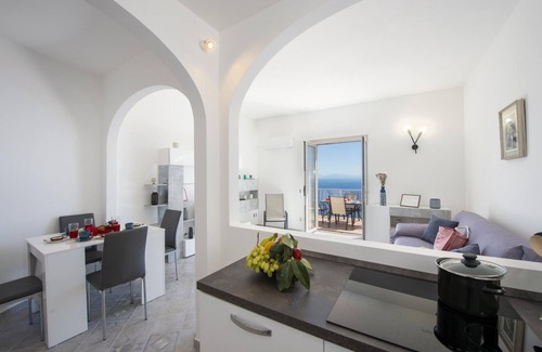 Praiano House | La Dimora di Euribia - Suspended Between sky and sea