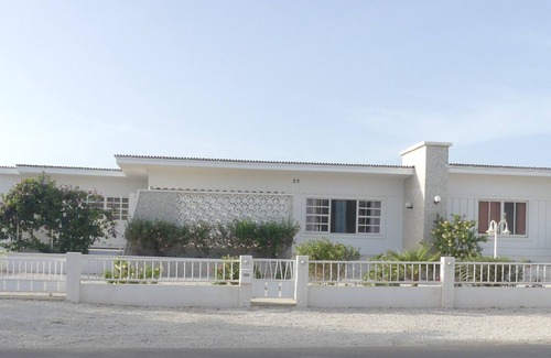 Malmok Apartment | La Dolce Vita Apartments,elegant two bedroom 2 minutes drive from Arashi Beach