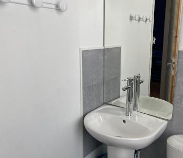 Bavay Apartment | La Domus Lemaitre 5- Parking - TV - Wifi