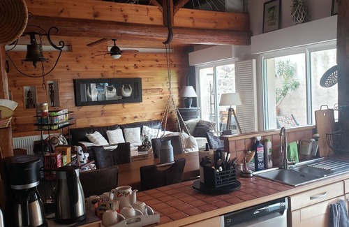 Mirefleurs House | La Dorlotte charming house swimming pool 6 pers Mirefleurs near Clermont-Frd