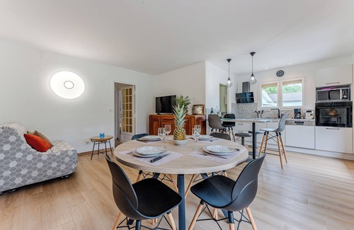 Grayan-Et-L'Hopital House | La Farniente – Green House with Saltwater Pool, Close to the Médoc Beaches