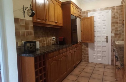 La Canuta Ski Chalet | "La Favorita: Mountain Serenity with Ocean Views".