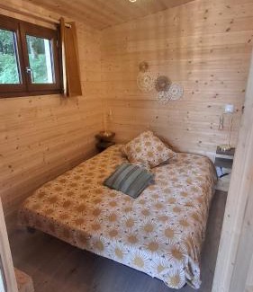 Saint-Gilles-du-Mene House | La ferme de beau soleil Gîte et cabanes