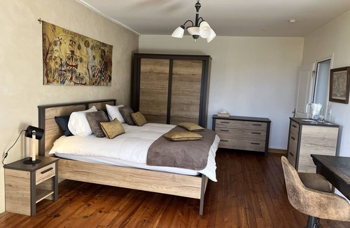 Sainte-Mere-Eglise Bed & Breakfast | La Fière Bridge entire Guest House w/Staff.