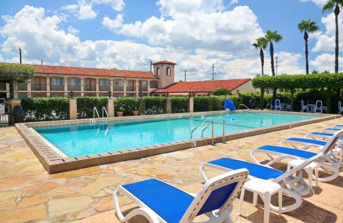 St. Augustine Beach Hotel | La Fiesta Ocean Inn & Suites