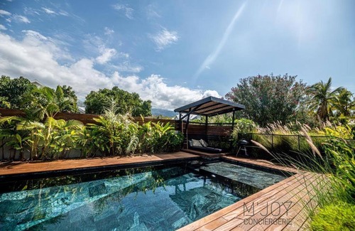 Etang Sale Les Bains Villa | La Fleur de l'Etang