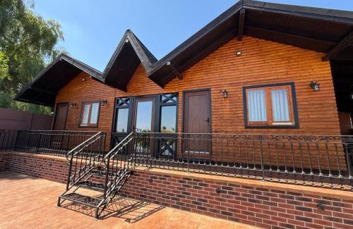 Balotesti House | La Foc și Undiță