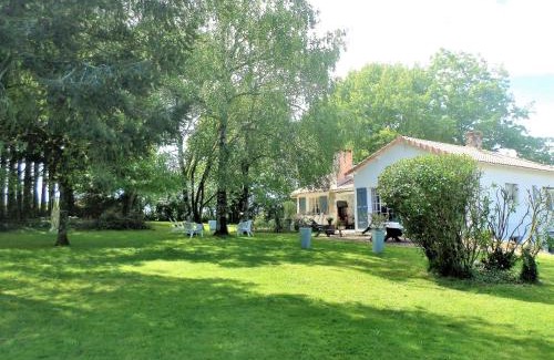 Breuil-Barret House | La Folie