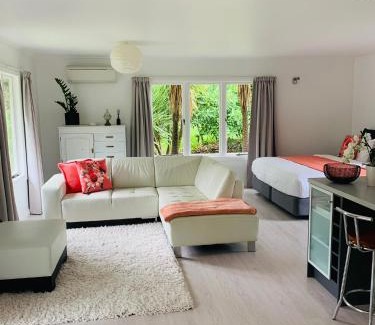 Gisborne Villa | La Frontiere Boutique Accommodation