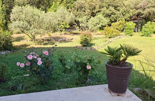 Saumane-de-Vaucluse Villa | La Gloriette
