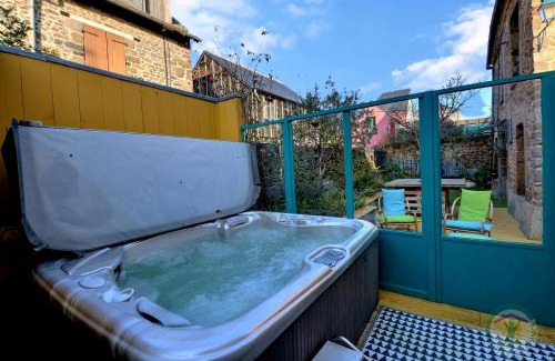 Combourg Bed & Breakfast | La goutte d'or