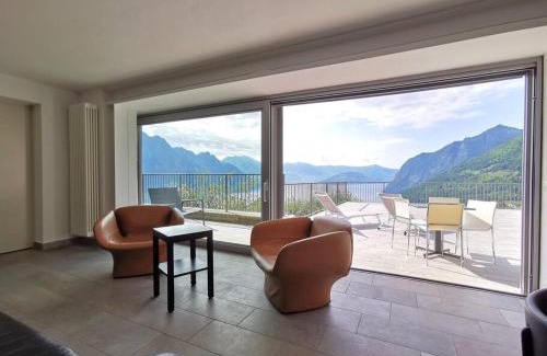 Solto Collina Apartment | La Grande Terrazza
