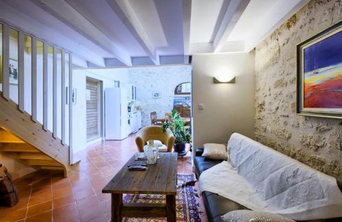 Verac House | La Grange D'Oustaud