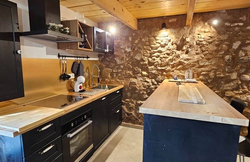 Cuers Apartment | La Grange du Vigneron 8 pers