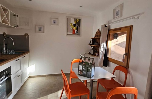 Cuers Apartment | La Grange du Vigneron 8 pers