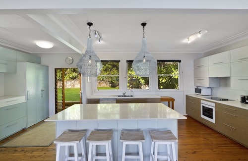 Avoca Beach House | La Gratitude - Short walk to beach, great views!