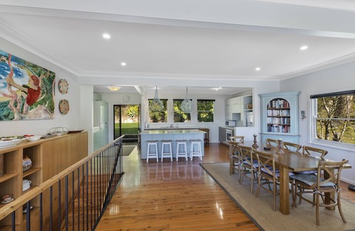 Avoca Beach House | La Gratitude - Short walk to beach, great views!
