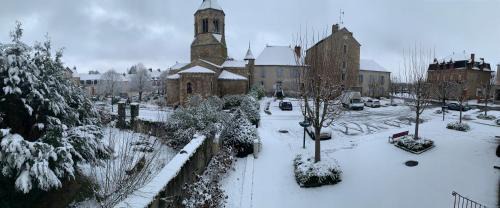 Marcillat-en-Combraille House | La Grenouille Noire