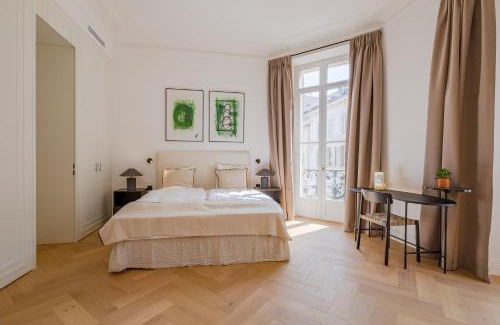 Cannes City Centre Apartment | La Guitare 22 - Spacious 1 BR apartment in the center of Cannes, right behind Grand Hotel