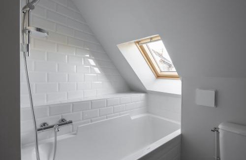 Rotheneuf-Le Pont House | La Hune by Cocoonr