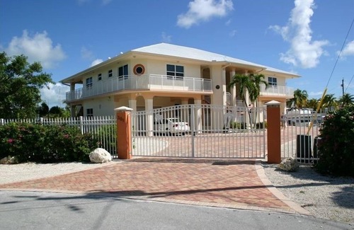 Tavernier House | La Isla Del Sueño - Your Private Island of Dreams
