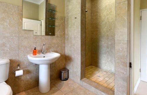 Franschhoek House | La Jolie Dauphine Guest House