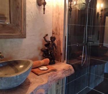 Lainsecq House | La lande sèche