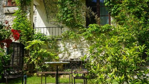 Erli Bed & Breakfast | La libellula rossa