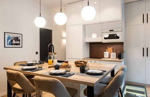 15th Arrondissement Apartment | La Librairie parisienne - Convention Pte Versaille