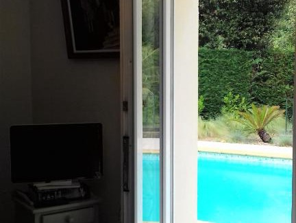 Roquefort-les-Pins House | La Louvetière