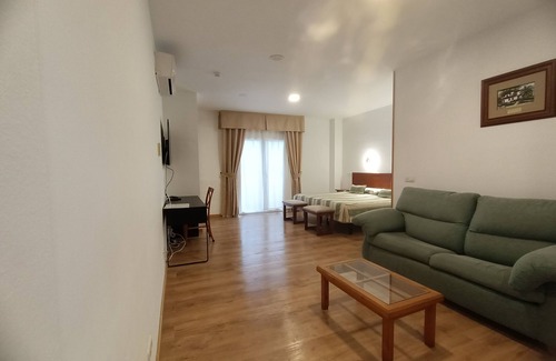 Carihuela Hotel | La Luna Blanca