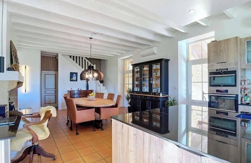 Monsempron-Libos House | La Maison aux Cyprès, charming guest house