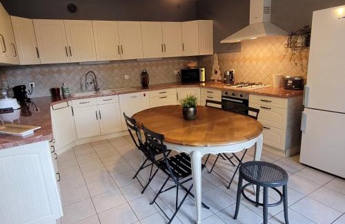 Poce-sur-Cisse House | La maison aux iris