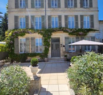 Riberac House | La Maison Chaleureuse