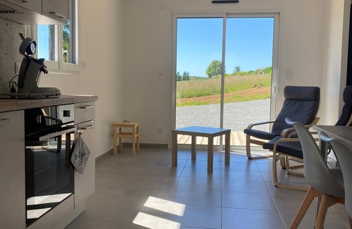 Saint-Avit-Senieur Ski Chalet | La Maison dans la prairie fleurie/Gîte Bleuet