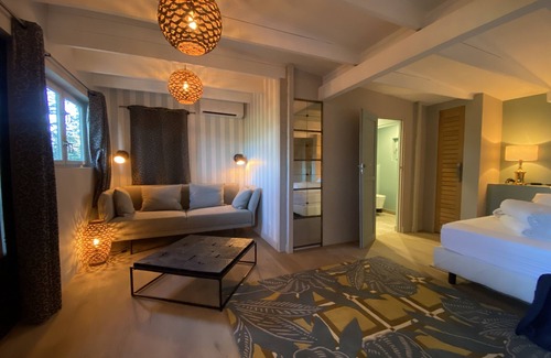 Crillon-le-Brave Hotel | La Maison de Crillon