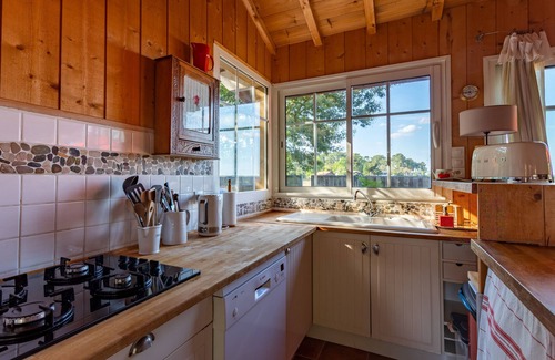 Claouey House | La Maison de la Plage à Bertic