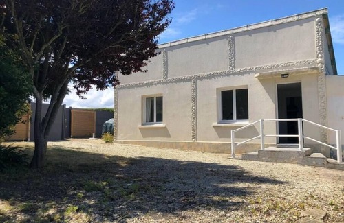 Asnelles House | La maison de la plage, 350m from the sea, garden