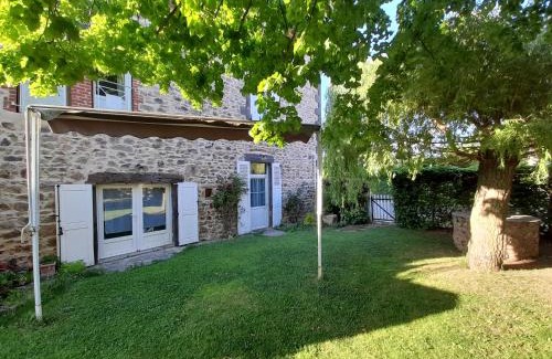 Saint-Beauzire Bed & Breakfast | La maison de Maria