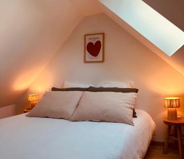 Pontrieux House | La Maison de Victoire et Alix