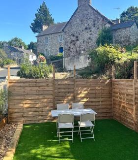 Pontrieux House | La Maison de Victoire et Alix