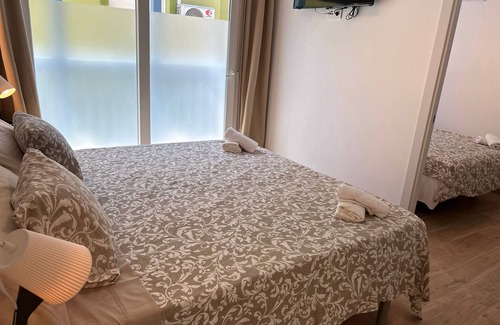 Carretera de Cadiz House | La Maison del Mar: 2º1 Suite with 2 rooms and private bathroom near the beach