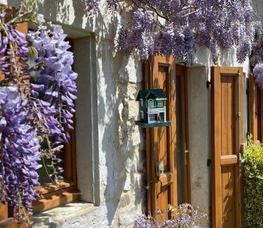 Morestel House | La maison des commis